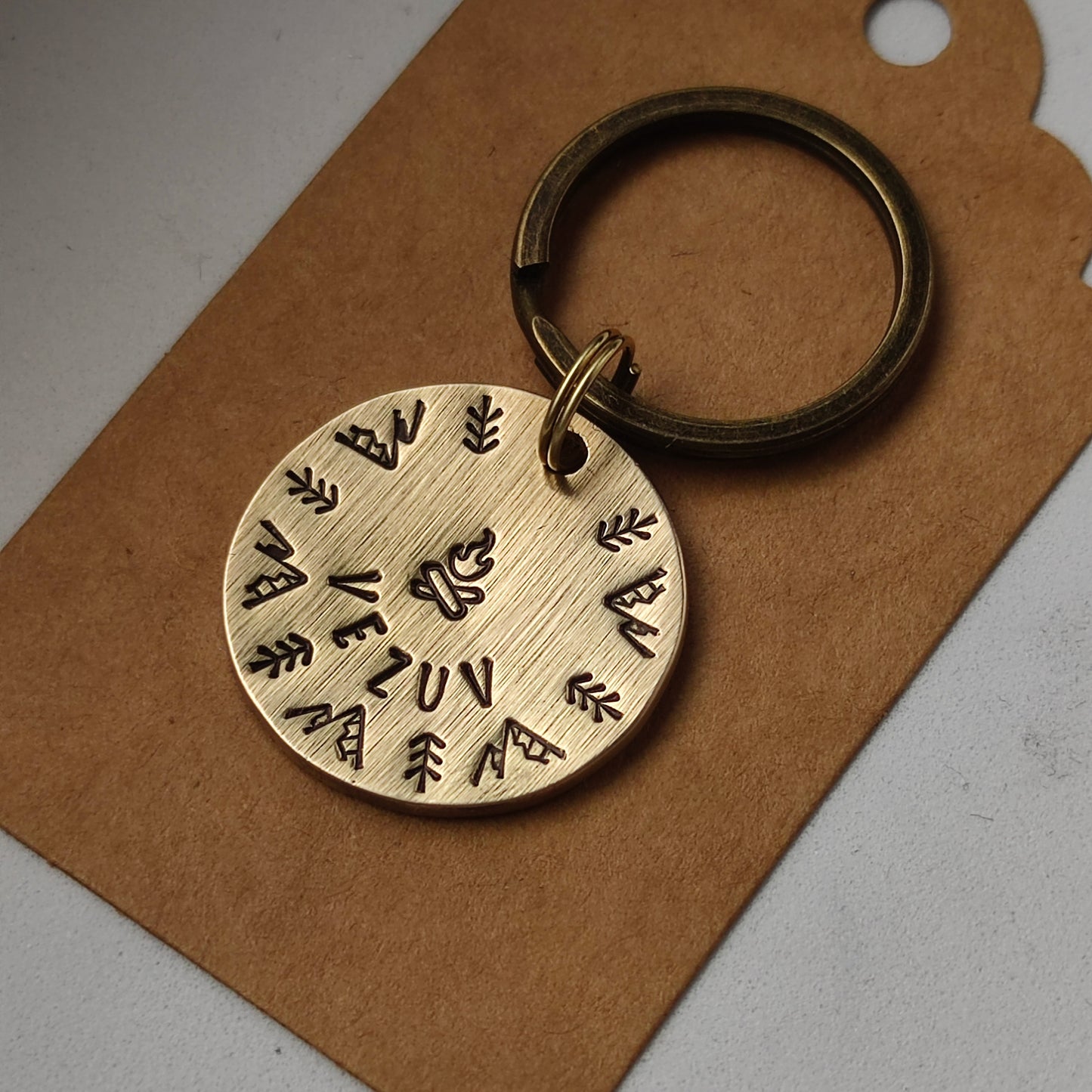 FIRA – kézműves sárgaréz kutyabiléta (⌀30 mm)