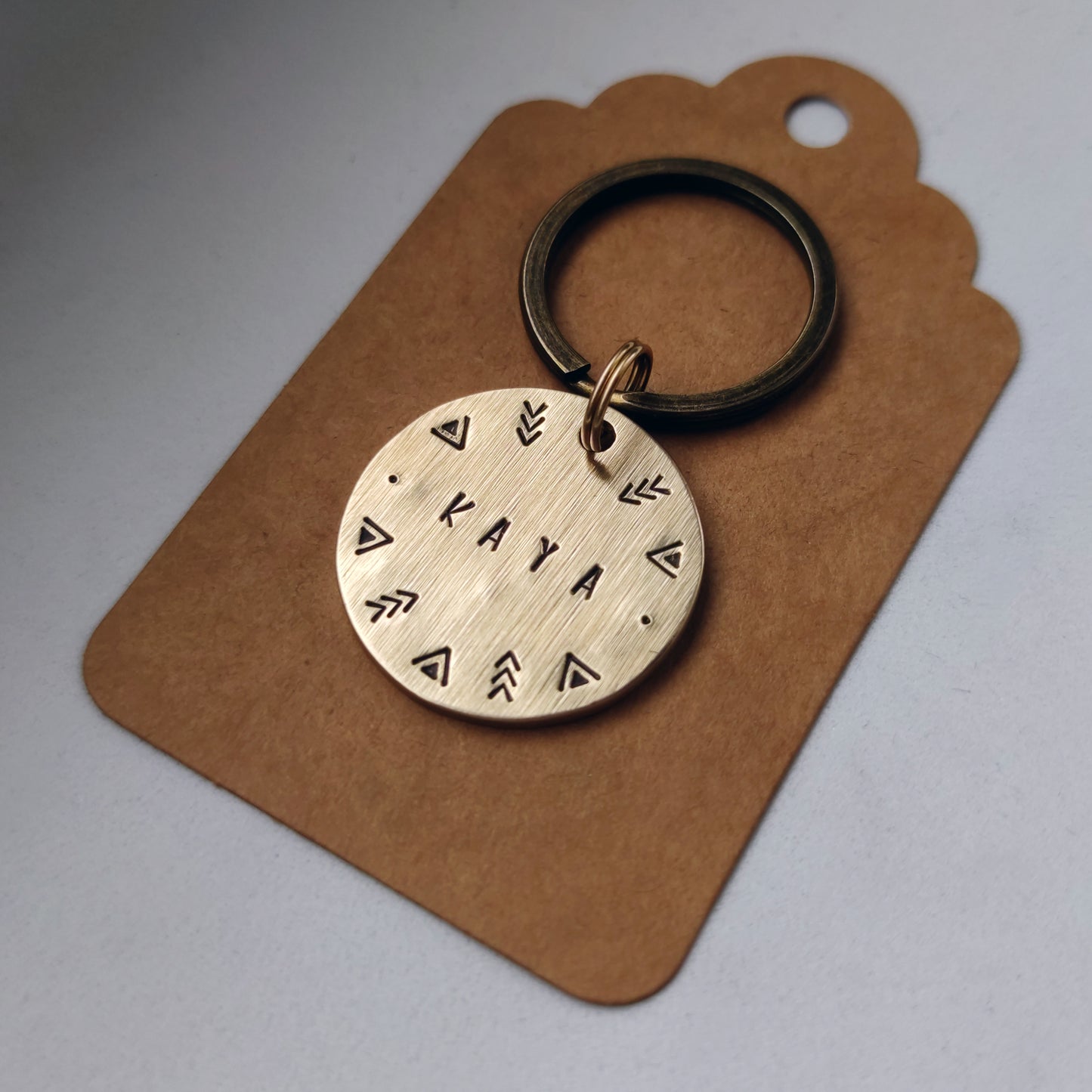 TOTEM – kézműves sárgaréz kutyabiléta (⌀30 mm)